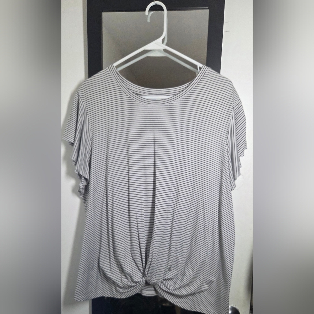 Time and Tru Black and White Striped Knot-Front Tee